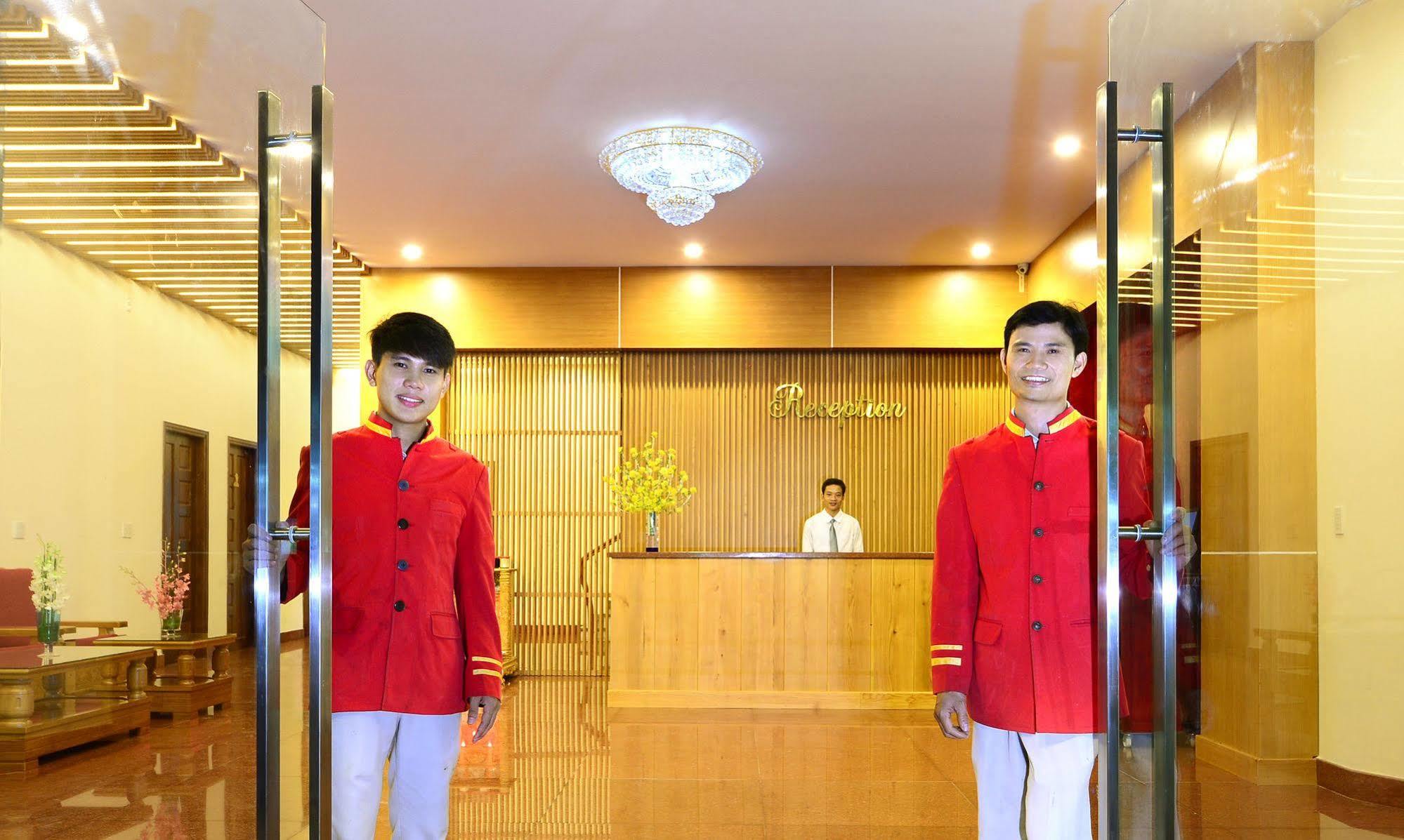 Thanh Lich Hue Hotel Buitenkant foto